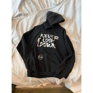 Gildan Never Look Down Black hoodie Mens L